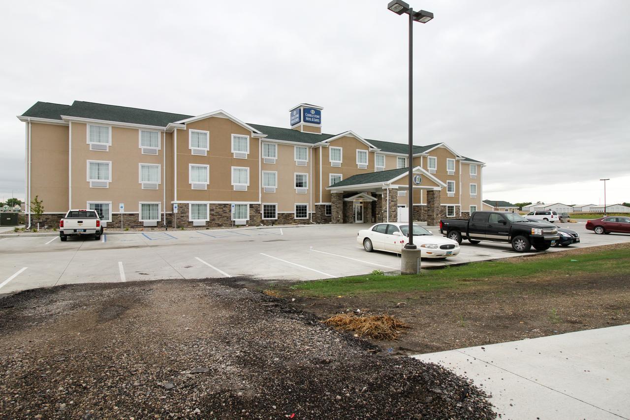 Cobblestone Hotel&Suites - Devils Lake Extérieur photo