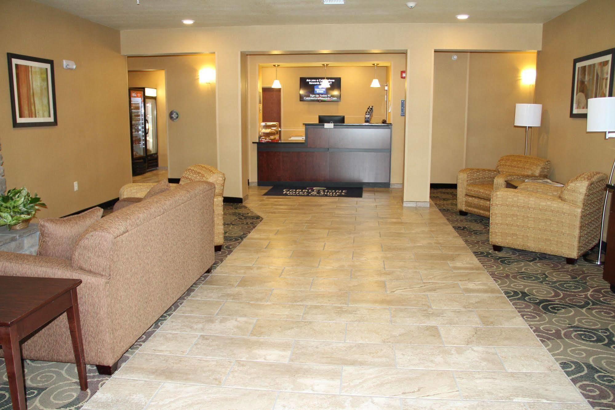 Cobblestone Hotel&Suites - Devils Lake Extérieur photo